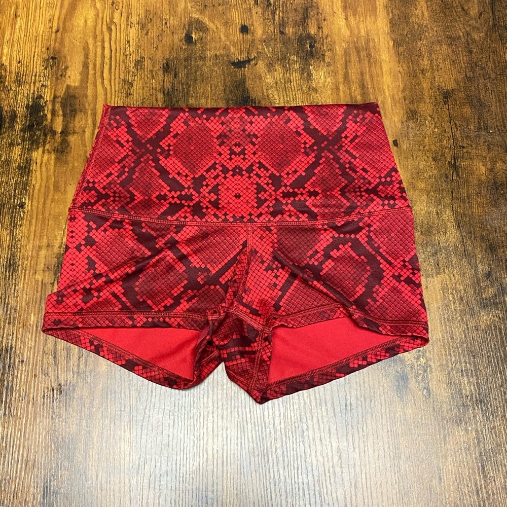 Lululemon snakeskin red